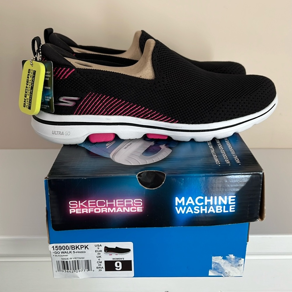 NEW SKECHERS GOWALK 5 PRIZED SNEAKERS 15900/BKPK, SIZE 9, Slip-on Sneakers